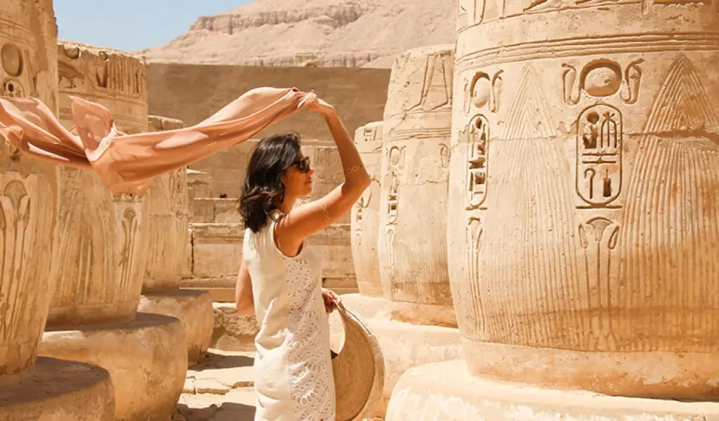 Luxor Deluxe Heritage Tour by Bus from Hurghada